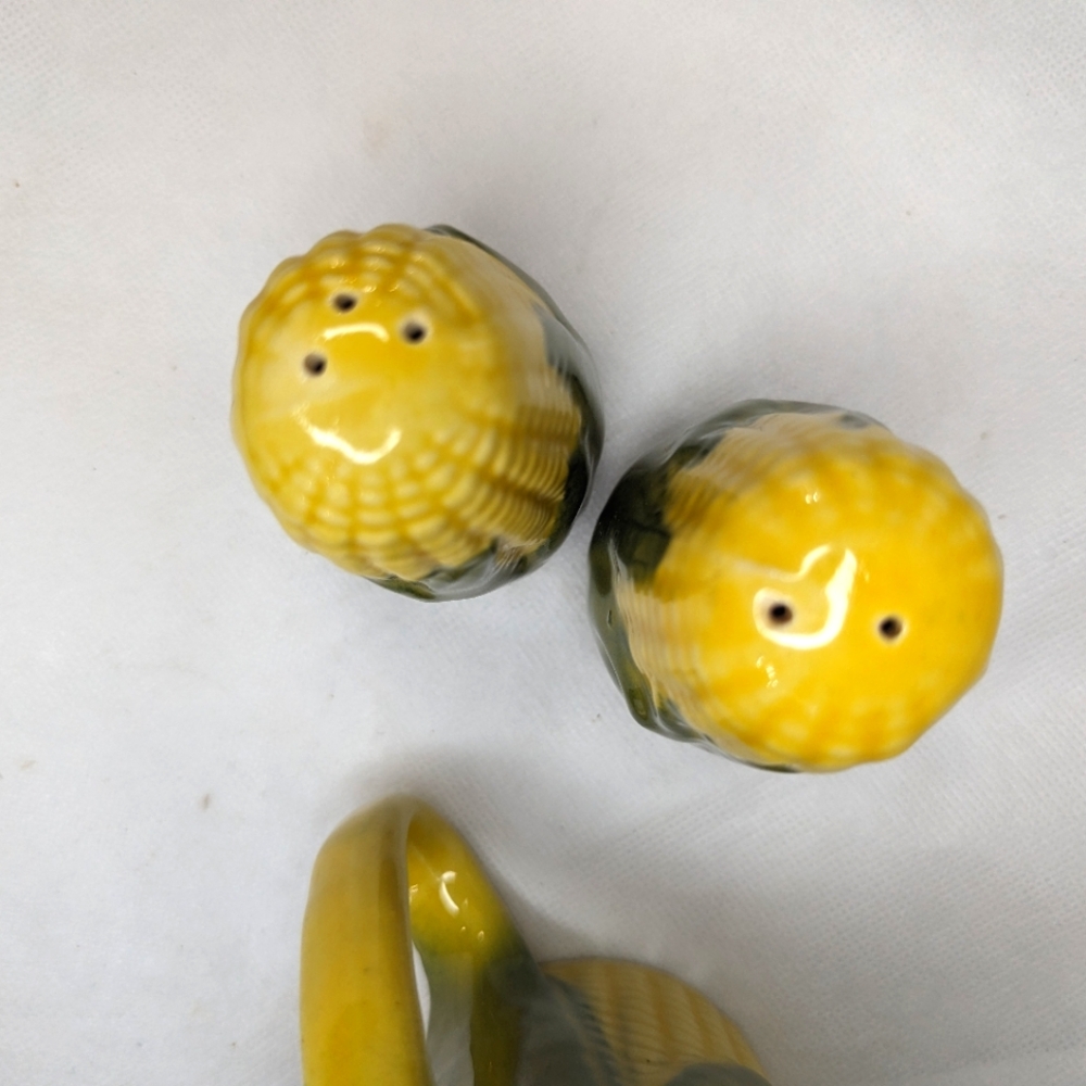 Vintage 1950's Shawnee Pottery Corn King Salt & Pepper Creamer - Picture 4 of 6